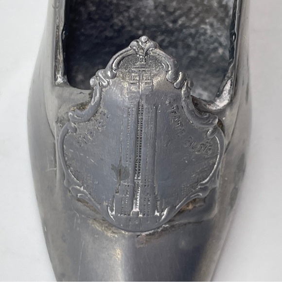 Vintage Metal Shoe Pincushion Jennings Brothers Empire State Building Souvenir - Picture 13 of 13